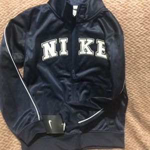 Boys size 7 Nike Zip up